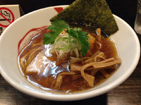 「しょうゆラーメン 750円」@燵家製麺の写真