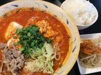 「韓国風辛味噌らぁ麺＋一口ごはん＋ナムル」@みそ味専門マタドールの写真