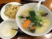 「五目そばと半チャーハンセット（￥780）」@上海広場の写真