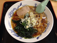 「正油ラーメン （320円、タイムサービス）」@梅もと 溝の口店の写真