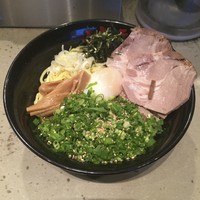 「油そば+トッピングB」@東京油組総本店 池袋組の写真