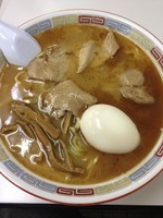 「しょう油ラーメン＋煮たまご」@ラーメン 蜂屋 5条創業店の写真