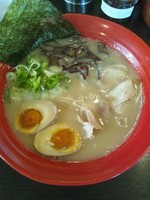 「博多ラーメン(味玉トッピング)」@丸正 国際センター店の写真