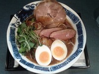 「にほんいち醤油そば　大盛」@麺巧 潮の写真