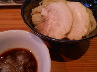 「[改造]　上州辛味大根のつけ麺+チャーシュー」@らーめん芝浜の写真