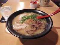 「豚骨ラーメン」@カタリヨの写真