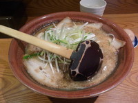 「ピリカラ醤油チャーシューメン 950円」@むてっぽうの写真