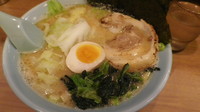 「らーめん＋キャベツ」@横浜家系らーめん いちばん家 長者町店の写真