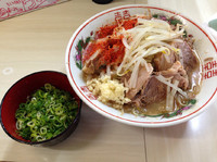 「小豚ラーメン＋ネギ」@ラーメン荘 歴史を刻め 本店の写真