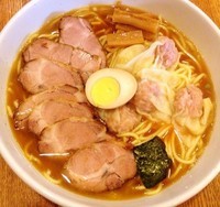 「チャーシューメン 930円大盛り100円ワンタン 200円」@麺屋 ごとうの写真