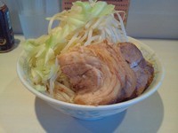 「豚増しラーメン野菜マシマシ」@らーめん 陸 尾山台店の写真