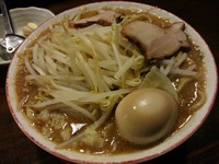 「ガッツリ極太きま八郎 並２玉　＋味玉：サービス券」@きまぐれ八兵衛 安曇野本店の写真