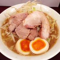 「ゴリラーメン(少なめ)」@ラーメン ゴリラの写真