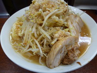 「大ラーメン（ニンニク・アブラ・カラメ）¥800」@ラーメン 豚んちの写真