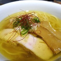 「塩ラーメン　800円」@ラーメン屋 トイ・ボックスの写真