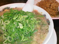 「チャーハン定食 麺硬め＋背脂多目＋ネギ多目」@来来亭 長野高田店の写真