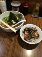 「濃厚中華そば＆チャーシュー飯」@中華そば 伝堂の写真