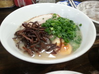 「博多とんこつラーメン７００円」@大手町ラーメンの写真