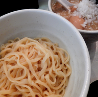 「ほたての69つけ麺、味玉、玉葱(930円）」@ORAGAの写真