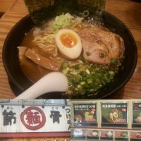 「特濃節骨麺(大盛・225g・魚介)900円」@節骨麺たいぞう 池袋東口店の写真