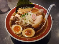 「特製中華そば」@ソラノイロ ARTISAN NOODLESの写真