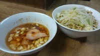 「たまつけ麺　900円　ﾆﾝﾆｸ少し」@蓮爾 さんこま店の写真