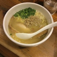 「白鶏ラーメン」@鶏の穴の写真