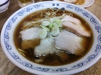 「熟成中華そば710円＋生ビール 他」@二葉 上荻店の写真