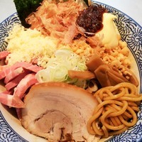 「油そば 780円全部トッピ100円」@豚骨一燈の写真