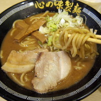 「濃厚豚骨魚介らーめん 800円」@心の味製麺 平井店の写真