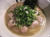 「【限定：おやっさんの気まぐれ】煮干豚（900円）」@らーめん愉悦処 鏡花の写真