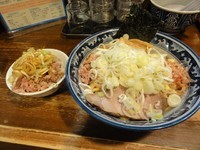 「油そば780円（ネギマシ）/刻みチャーシュー丼ミニ250円」@兎に角 松戸店の写真