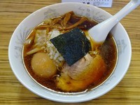 「中華そば　並（550円）＋ワンタン＋味つけ玉子」@中華そば たまやの写真