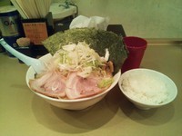 「しょうゆのりラーメン+半ライス」@超ごってり麺 ごっつ 秋葉原店の写真