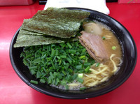「半熟味玉ラーメン中 万能ネギ」@武蔵家直系 ぼうそう家の写真
