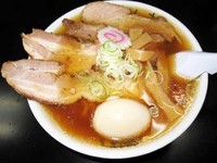 「醤油かけラーメン550円＋チャーシュー3本乗せ450円他」@食堂 はせ川の写真