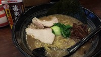 「濃厚豚骨らーめん７００円」@極濃豚骨 らーめん小僧の写真