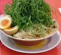 「特製醤油九条ネギ味玉ラーメン:972円」@ラーメン魁力屋 相模原中央店の写真