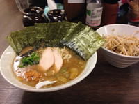「ラーメン中 海苔 もやし」@ラーメン 虎ノ穴男塾の写真