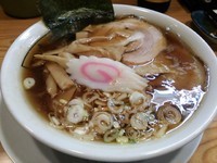 「中華ソバ680円＋餃子310円」@一本槍の写真