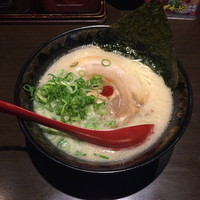 「とんこつラーメン」@濃厚とんこつラーメン 壱角堂 池袋西口店の写真