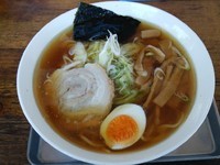「醤油ラーメン太麺中盛り」@らーめん大吉の写真