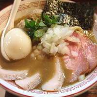 「濃厚鶏白湯煮干しラーメン」@らぁめん小池の写真