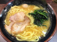 「ラーメン 並 麺硬め＋味濃いめ＋油多め」@町屋商店の写真