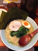 「らーめん➕小ライス」@一八家 横須賀中央店の写真