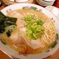 「ラーメン　並」@豚骨発祥 久留米ラーメン くるめやの写真