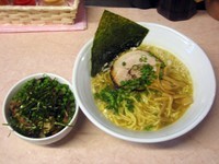 「塩ラーメン720円+ミニ焼豚丼200円」@麺うら裏の写真