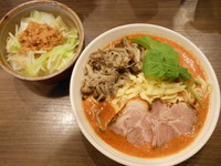 「キノコたっぷりのトマトチーズらーめん＋ジロめし」@INOSHOWの写真