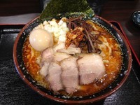 「海老辛醤ラーメン大盛り ７８０円」@煮干 丸めの写真