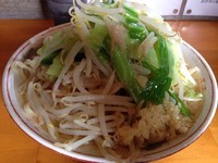 「小ラーメン豚入り（ニンニク、ヤサイマシ、アブラ）」@豚星。の写真